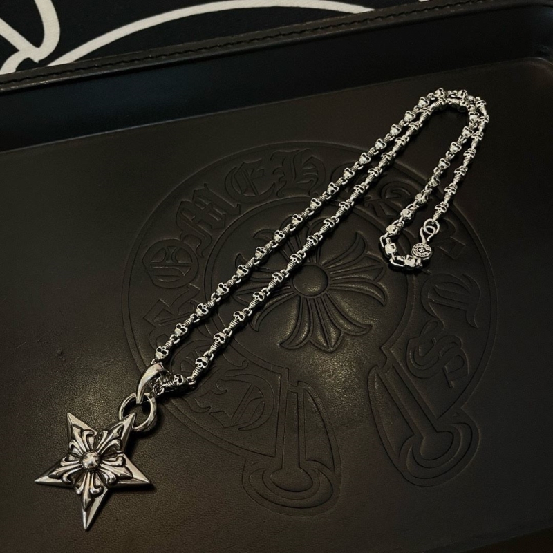Ch*0me He**ts necklaces